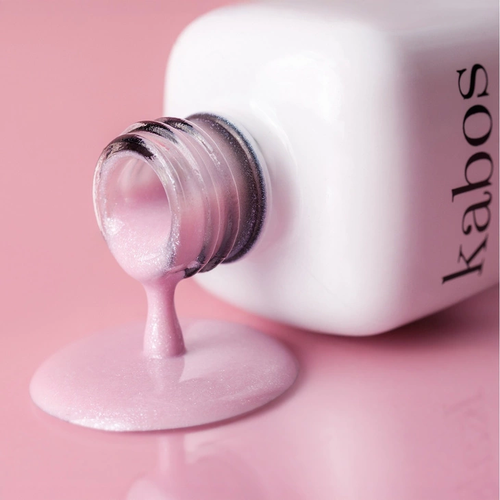 Lakier hybrydowy Kabos Gelike 024 Twinkle Blush z brokatem 8 ml
